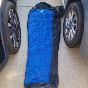 The North Face Aleutian 20F/-7C Fill-H.O.T. SL Mummy Sleeping Bag 76" BlueBlack